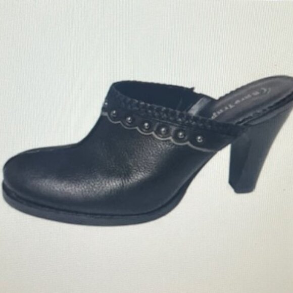 Bare Traps Expert Black Leather Slip On Mules High Heel Clog Studs Sz 10 - Picture 1 of 6